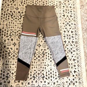 Size small Zella crop leggings